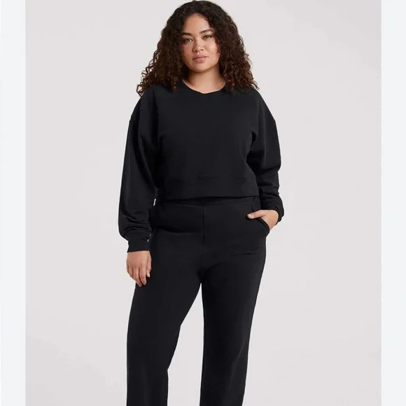 nuuds Classic Cropped Crewneck Black Sweatshirt - Picture 1 of 7